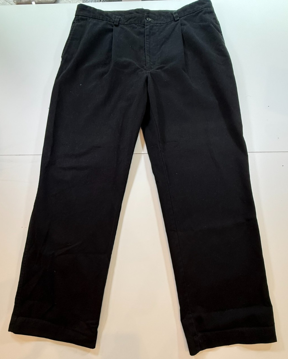 DKNY MEN'S BLACK CHINOS SZ 42
